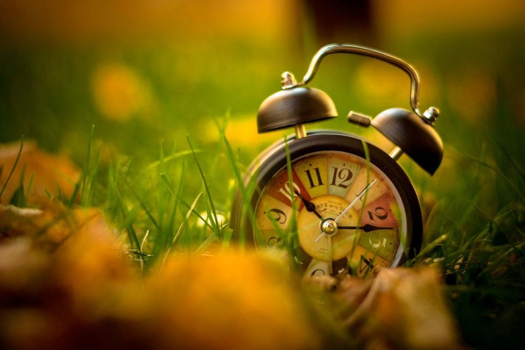 Having a hard time getting your teen/tween out of bed? It's completely natural. But there are some simple tips which may help!